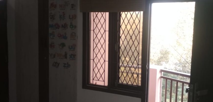 2 BHK Flat in New Delhi for Sale