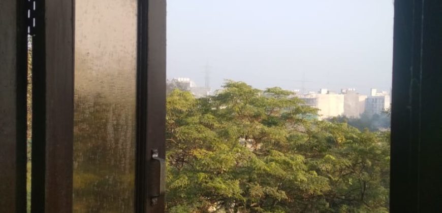 2 BHK Flat in New Delhi for Sale