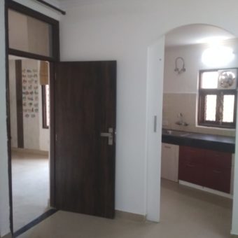 2 BHK Flat in New Delhi for Rent