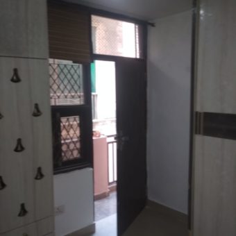 2 BHK Flat in New Delhi for Sale