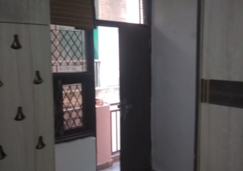 2 BHK Flat in New Delhi for Sale